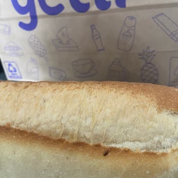 Getir Uygulamasından Gelen Ekmekte Böcek