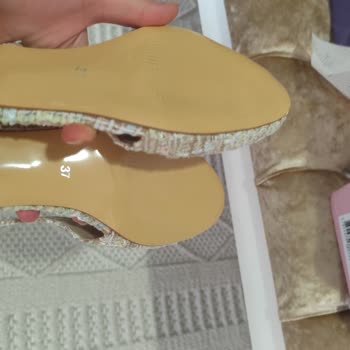 Nişantaşı Shoes Sürekli Farklı Ürün Gönderiyorlar