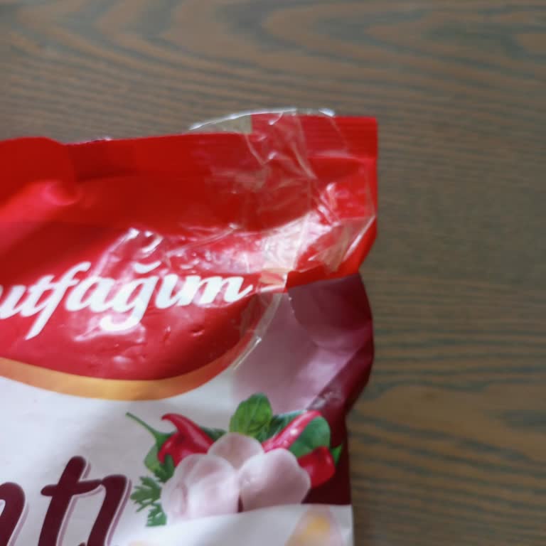 BİM'in Yırtık Ve Kusurlu Ürünleri Satması Ve Çalışanların Saygısızlığı