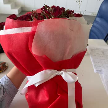 ÇiçekSepeti Evlilik Yıldönümü İçin Beklenenin Altında Çiçek Teslimatı