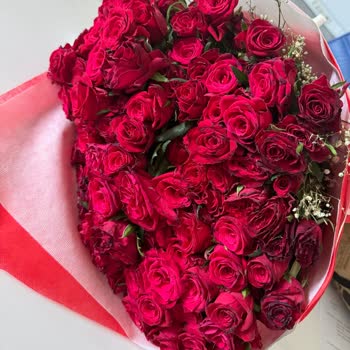 ÇiçekSepeti Evlilik Yıldönümü İçin Beklenenin Altında Çiçek Teslimatı