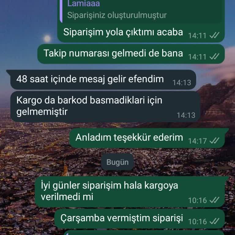 Lamia Giyim Yanlış Renk Elbise Ve İlgisiz Müşteri Hizmetleri