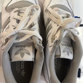 Adidas'ın Üretim Hatası Ayakkabısı