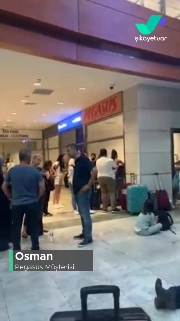 Pegasus Mağdur Etti Yolcular Yerlere Yattı! videonun kapak resmi