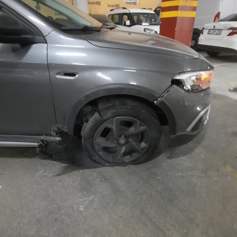 Fiat Seyir Halinde Lastik Parçalanması