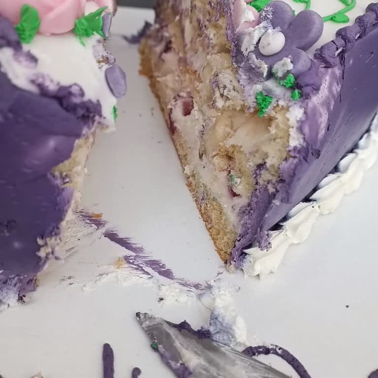 Petek Pastanesi (Diyarbakır) Doğum Günü Pastası