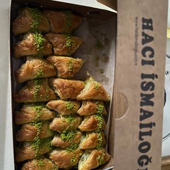 Hacı İsmailoğlu Tatlı İçerisindeki Sivri Plastik