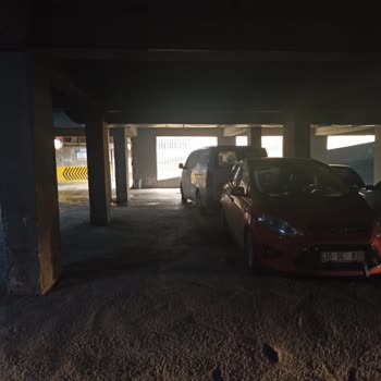 Konya Büyükşehir Belediyesi Kapalı Otopark (iplikçi Cami Karşısı, Konya)