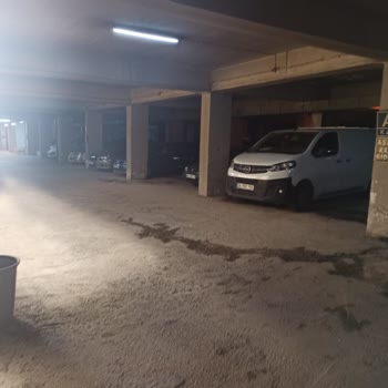 Konya Büyükşehir Belediyesi Kapalı Otopark (iplikçi Cami Karşısı, Konya)