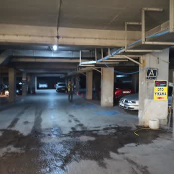 Konya Büyükşehir Belediyesi Kapalı Otopark (iplikçi Cami Karşısı, Konya)