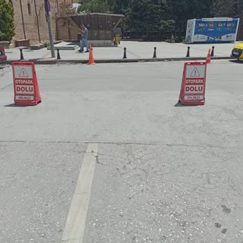 Konya Büyükşehir Belediyesi Kapalı Otopark (iplikçi Cami Karşısı, Konya)