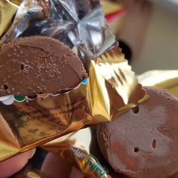 Ülker Halleyde Mantar Benzeri Oluşumlar Var, Sağlığımız Hiçe Sayılıyor
