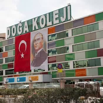 Doğa Koleji Eğitim Kurumları Fahiş Kitap Ücretleri Velileri Zorluyor