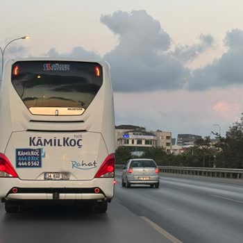 Kamil Koç Şoförü Yasak Şeritten Gidiyor