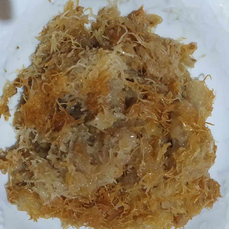 Kayseri Forum Migros Unlu Mamüller Bölümünde Satılan Kadayıf