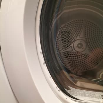 Hoover Kurutma Makinesinin Camında, Hav Oluyor.