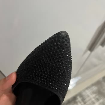 Derimod Topuklu Ayakkabı Taşlarının Dökülmesi