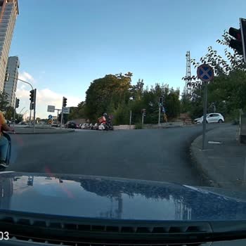 Migros Hemen Kuryesi Trafik Işığı İhlali