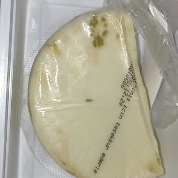 Çarşıbaşı Gıda Kaşar Peyniri Küfleniyor