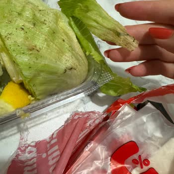 Komagene Bozuk Ve Kirli Ürünlerle Gelen Çiğköfte Siparişi!