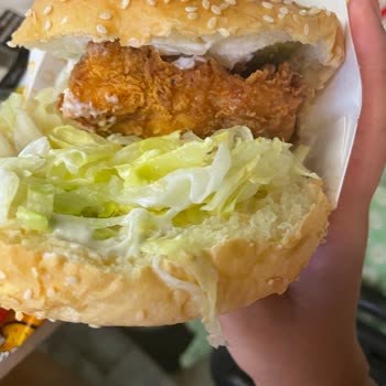 Burger Yiyelim Memnun Kalmadık Pişman Olduk