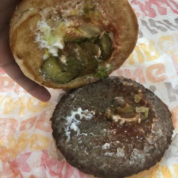 Burger King Mezitli'de Sürekli Eksik Ve Bayat Ürünler