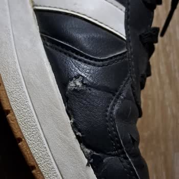Adidas'ın Kalite Düşüklüğü