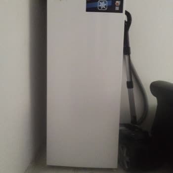 Beko 7052 NFB Çekmeceli Derin Dondurucu Çok Sesli Çalışıyor