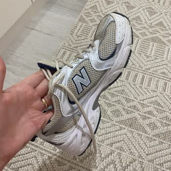 Sneaks Up Renk Değişikliği Ve Yardımcı Olunmaması