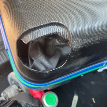 Benetton Valiz İlk Kullanımda Kırıldı