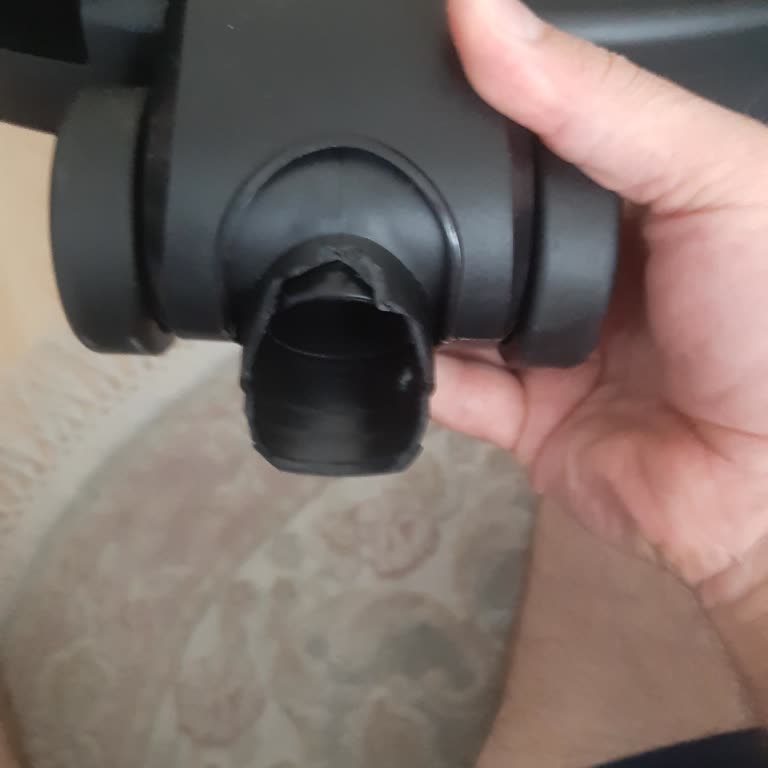Arçelik Yeni Aldığım Elektrikli Süpürgenin Emici Başlığı Kırıldı
