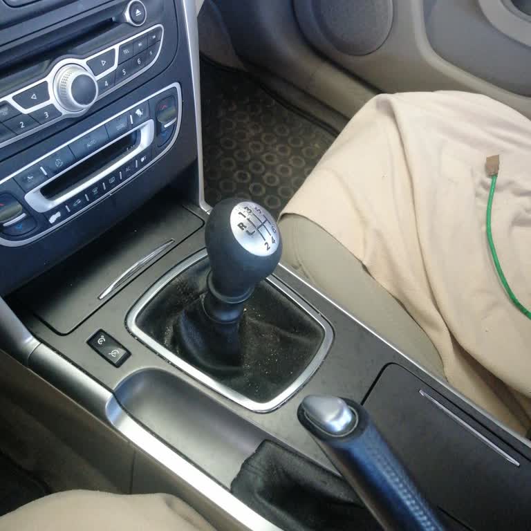 Renault Latitude Vites Topuzu Ve Körüğünde Yıpranma Sorunu