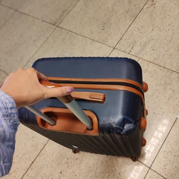 Ajet (Anadolu Jet) Rötarlı Uçuşu Ve Valizimin Kırılması