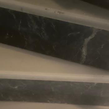 Arçelik Buzdolabı Taşıma Sırasında Duvarlar Zarar Gördü