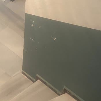 Arçelik Buzdolabı Taşıma Sırasında Duvarlar Zarar Gördü