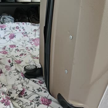 A Jet'te Valizim Kırıldı