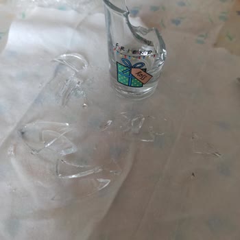 Dolap Kargoda Hasar, Satıcı Ürünü Sağlam Gönderdi.