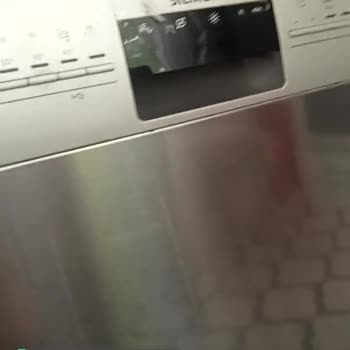 Siemens Dedik Ama Kapak Bile Dayanmadı!