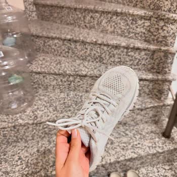 Online Lostra İletişim Ve Temizlik Problemi