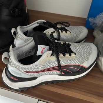 Puma Suni Deri Kısmında Soyulma Ve Çatlama