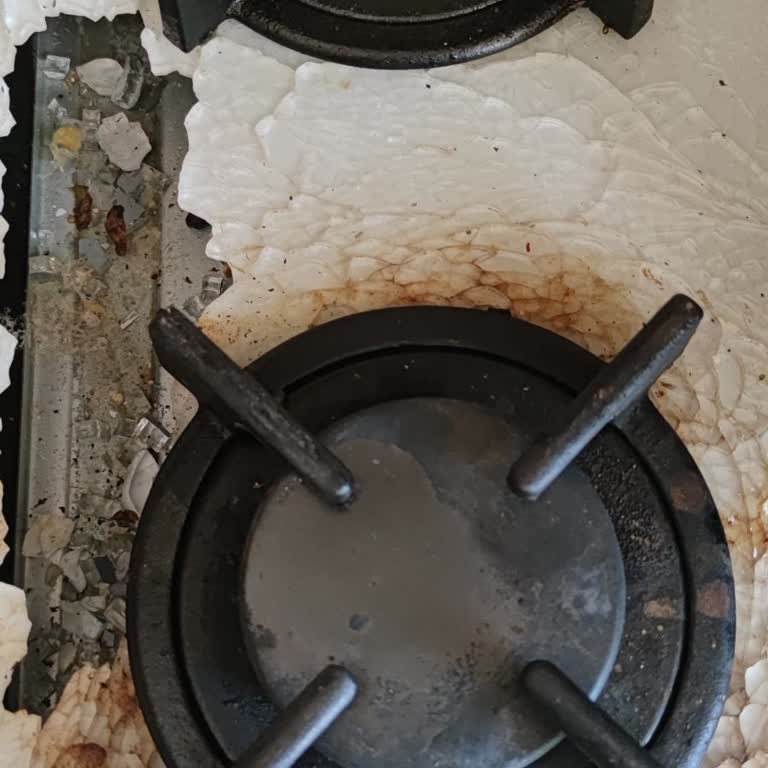 Simfer Set Üstü Ocak Camı Patladı: Müşteri Mağduriyeti