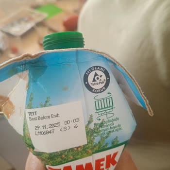 Tamek Meyve Suyu İçinden Çıkan