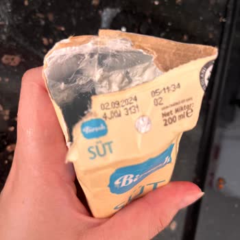 A101 De Satılan Birşah Sütlerin Bozuk Çıkması