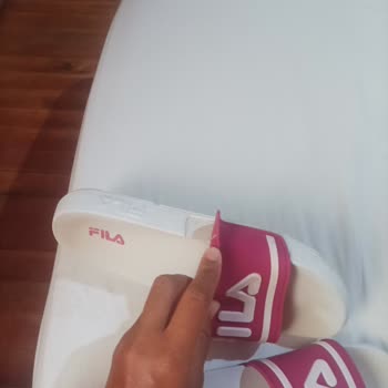 Kalitesiz Fila Terlik