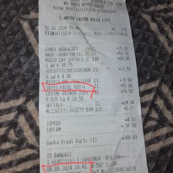 BİM'den Aldığımız Tombik Marka Sosis Bozuk Çıktı Ve İade Almadılar.