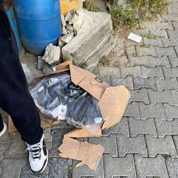 Aras Kargo Ürünümü Çöpe Attı