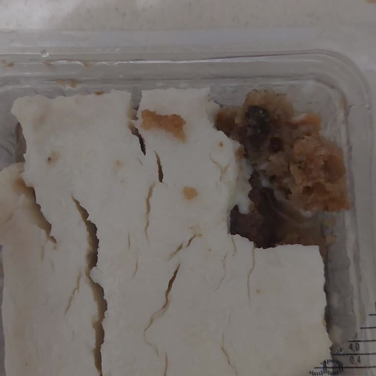 BİM Kıbrıs Tatlısı Bozuk Ürün