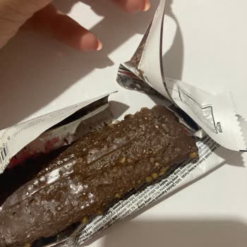 Nestle Çikolata Üzerinde Beyaz Kabarcıklar