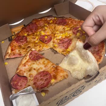 Trendyol Yemek PizzaLazza Hamuru Milföy Hamurundan Geldi