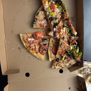 Yemeksepeti'nden Gelen Dağılmış Pizzalar Ve Çözüm Eksikliği